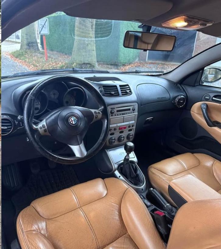 Alpha Roméo gt 1l9 jtd, Auto's, Alfa Romeo, Particulier, GT, ABS, Adaptive Cruise Control, Airbags, Airconditioning, Alarm, Boordcomputer