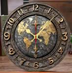 Ronde wandklok van hout Vintage Wereldkaart grijs (25cm), Ophalen of Verzenden, Nieuw, Wandklok