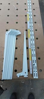 Element System wandsysteem voor legplanken, Ophalen