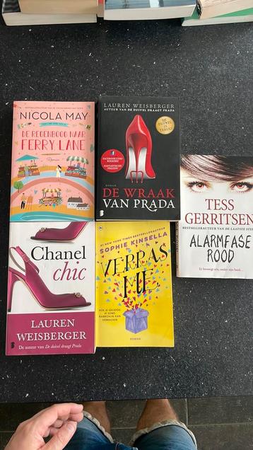 Pakket 5 romans beschikbaar voor biedingen