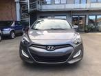 Hyundai i30 1,6 essence année 2012, Auto's, Hyundai, Euro 5, 1591 cc, 4 cilinders, Leder en Stof