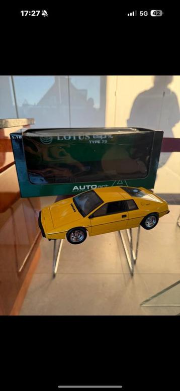 Prachtige Lotus Esprit type 79 1:18 autoart in doos beschikbaar voor biedingen