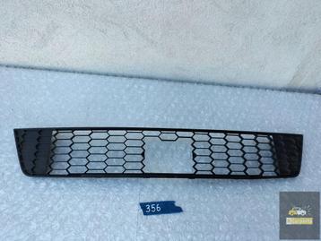 SKODA OCTAVIA III R5 BUMPERGRILLE MIDDEN beschikbaar voor biedingen