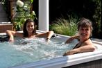 Gratis levering SPA 5 plaatsen 2 ligplaatsen, Tuin en Terras, Ophalen of Verzenden, Nieuw