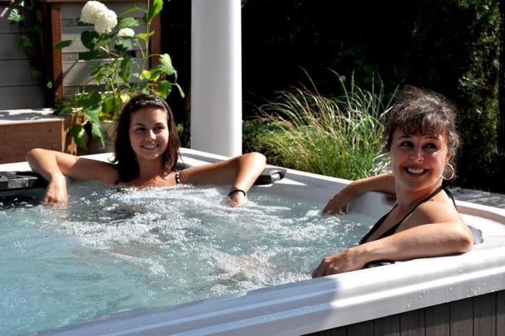 Gratis levering SPA 5 plaatsen 2 ligplaatsen, Tuin en Terras, Vijvers, Nieuw, Ophalen of Verzenden