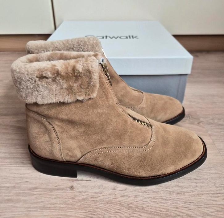 Catwalk enkellaarzen beige met wol - maat 38 - nieuw, Kleding | Dames, Schoenen, Nieuw, Lage of Enkellaarzen, Beige, Ophalen of Verzenden