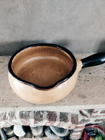 Schotel  met handvat beschikbaar voor biedingen