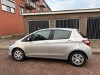 Toyota Yaris Hybrid 1.5 VVT-i Comfort mit Design paket, Auto's, Toyota, Automaat, Stof, 5 deurs, Te koop