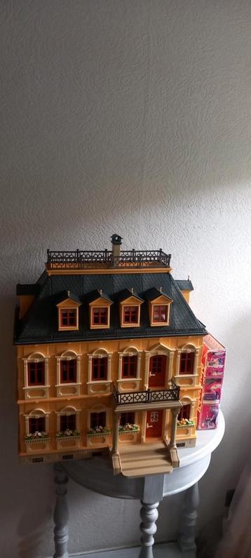 Nostalgisch victoriaans  huis origineel met veel toebehoren beschikbaar voor biedingen