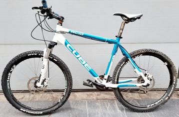 2 vélos VTT CUBE état nickel prix450 par pièce 0489813734 beschikbaar voor biedingen