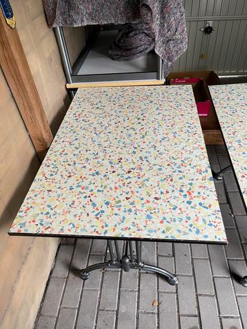 Tafels beschikbaar voor biedingen