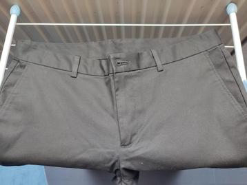 Geklede zwarte chino W32/L34 beschikbaar voor biedingen