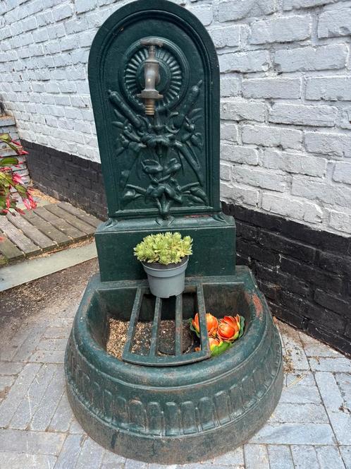 Kasteel gietijzeren zeer oude exclusieve fontein,, Tuin en Terras, Waterpartijen en Fonteinen, Zo goed als nieuw, Fontein, Aluminium