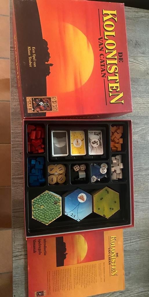 Kolonisten van Catan + 2 uitbreidingen, Hobby en Vrije tijd, Gezelschapsspellen | Bordspellen, Zo goed als nieuw, Ophalen