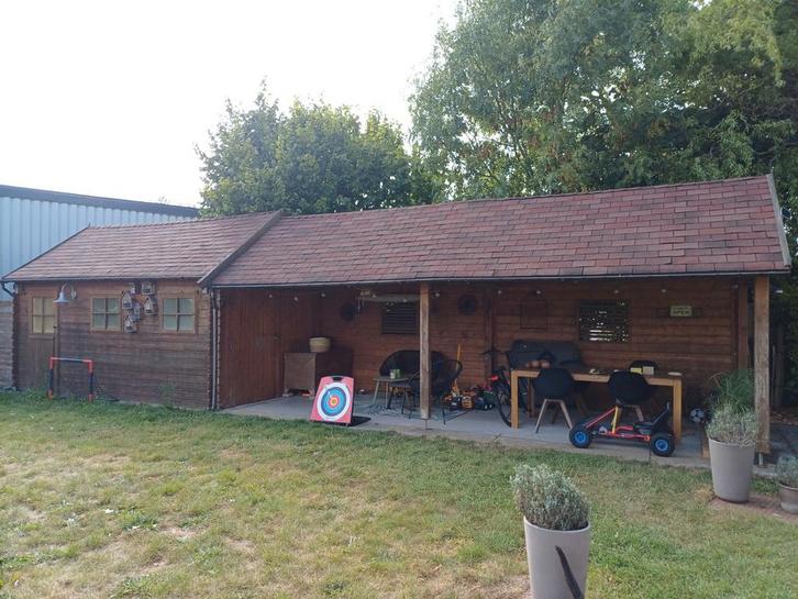Tuinhuis + carport, Tuin en Terras, Tuinhuizen, Gebruikt, Tuinhuis, Hout, 500 cm of meer, 200 tot 400 cm, 1 raam, Ophalen