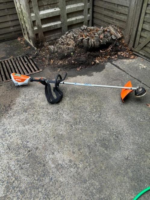 Stihl accu Kantenmaaier FSA130R, Tuin en Terras, Grastrimmers, Gebruikt, Accu, 30 tot 50 cm, Ophalen
