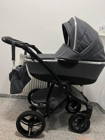 Kinderwagen FIRST 3-in-1in uitstekende staat beschikbaar voor biedingen