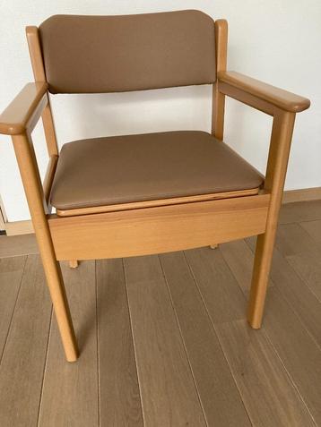 nachtstoel - toiletstoel beschikbaar voor biedingen