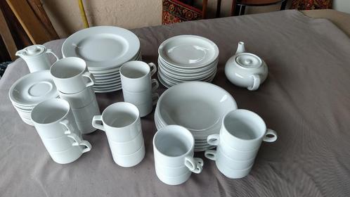 Koffie en eetservies, Huis en Inrichting, Keuken | Servies, Zo goed als nieuw, Compleet servies, Effen, Ophalen