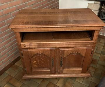 TV KAST IN NIEUWSTAAT - GEEN BESCHADIGINGEN beschikbaar voor biedingen