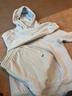 Lacoste, Ophalen