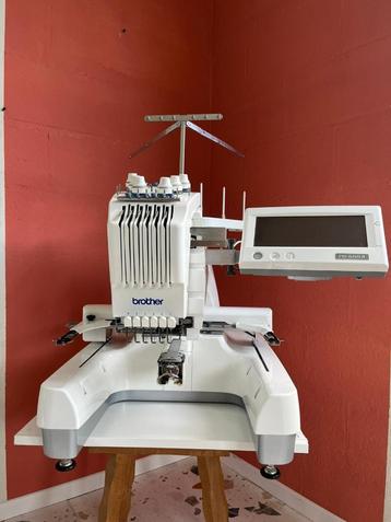 Machine à broder Brother PR600, Hobby & Loisirs créatifs, Broderie & Machines à broder, Enlèvement, Utilisé, Broderies à la machine