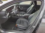 Mercedes-Benz A-Klasse 180 Hatchback AMG Line | Panoramisch, Auto's, Mercedes-Benz, Stof, Gebruikt, 680 kg, 4 cilinders