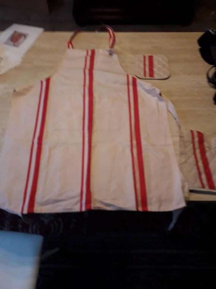 Tablier de cuisine, gant de cuisine et manique, Maison & Meubles, Cuisine | Linge de cuisine, Neuf, Tablier, Beige, Enlèvement ou Envoi