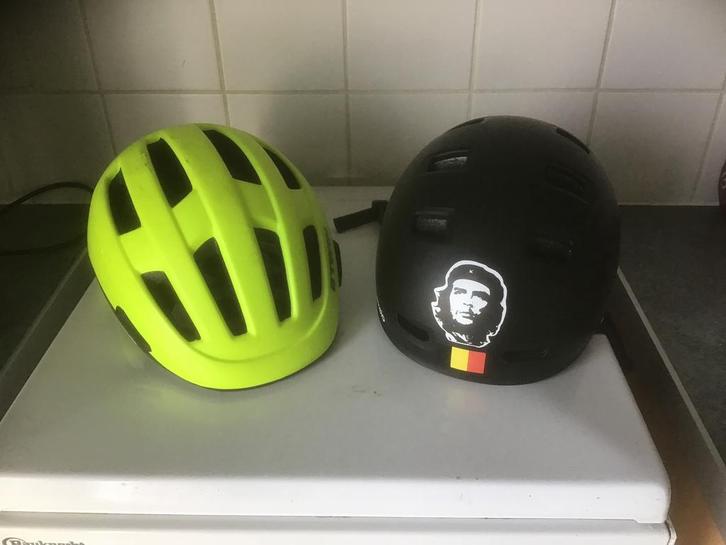 2 x casques ( Vélo & Skateboard ) Decathlon, Vélos & Vélomoteurs, Accessoires vélo | Casques de vélo, Comme neuf, Homme ou Femme