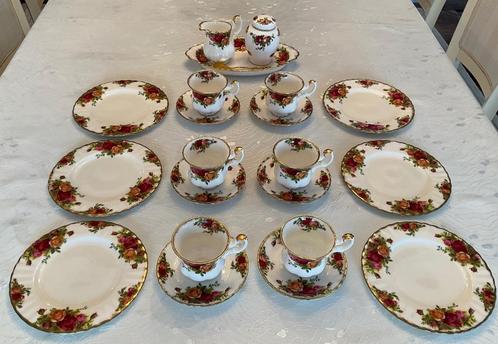 Royal Albert * Old country roses * 22 pièces 6 personnes, Antiek en Kunst, Antiek | Servies compleet, Ophalen