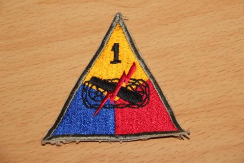 US WW2 Patch "1ste Armored Division", Verzamelen, Militaria | Tweede Wereldoorlog, Landmacht, Embleem of Badge, Verzenden