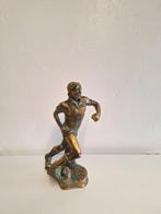 trofee voetballer, Verzamelen, Sportartikelen en Voetbal, Ophalen