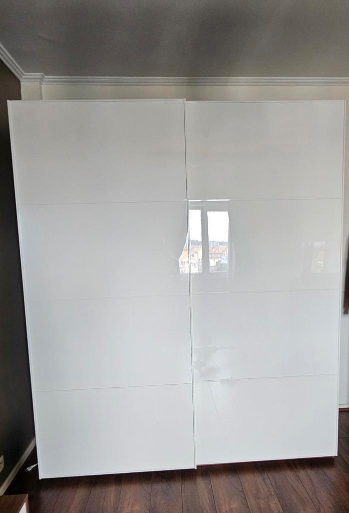 Ensemble chambre à coucher – Armoire, commode et chevets, Maison & Meubles, Armoires | Penderies & Garde-robes, Utilisé, Enlèvement