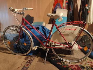 Vintage fiets beschikbaar voor biedingen