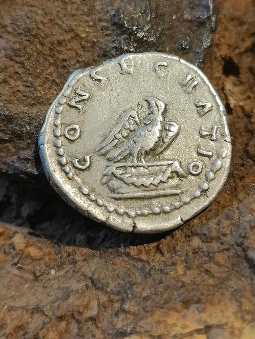 Divvs Antonivs denarius, Postzegels en Munten, Munten | Europa | Niet-Euromunten, Losse munt, Italië, Zilver, Verzenden