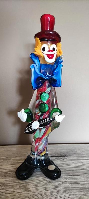 Très beau clown en verre Murano.