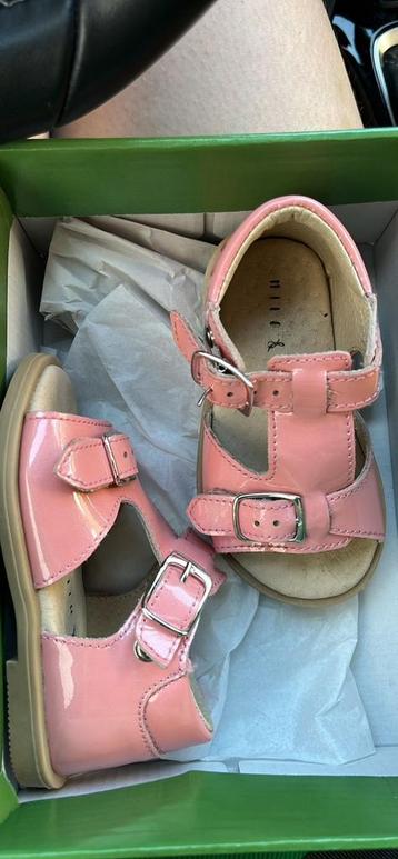 Milo & Mila sandalen beschikbaar voor biedingen