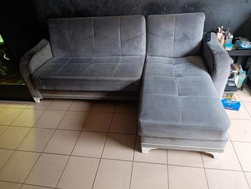 Gratis hoekzetel met bedfunctie .  beschikbaar voor biedingen