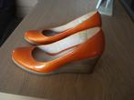 Libelle oranje pumps, dames. mt 36, Kleding | Dames, Schoenen, Pumps, Oranje, Ophalen of Verzenden, Gedragen