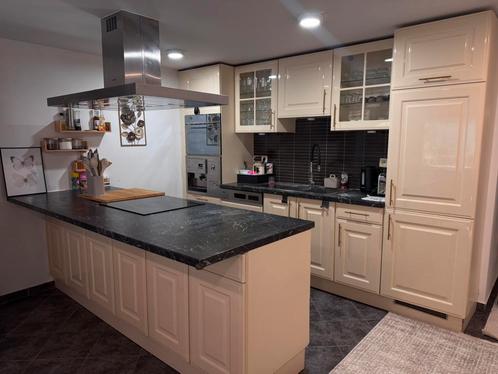 Cuisine complète  avec îlot central électroménager, Huis en Inrichting, Keuken | Complete keukens, Ophalen of Verzenden