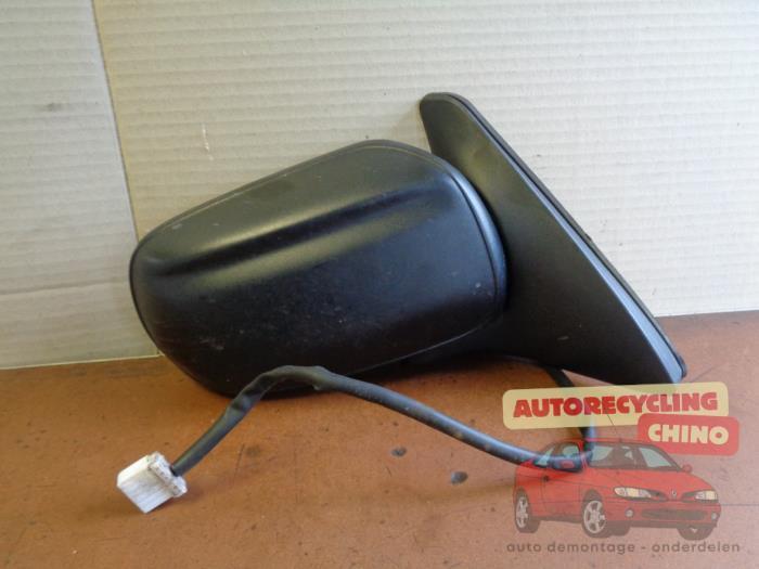 Buitenspiegel rechts van een Mazda Demio, Auto-onderdelen, Spiegels, Mazda, Gebruikt, 3 maanden garantie, Ophalen of Verzenden