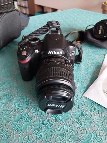 Nikon camera D3200, 2 lensen, statief, lader, opbergtas  beschikbaar voor biedingen