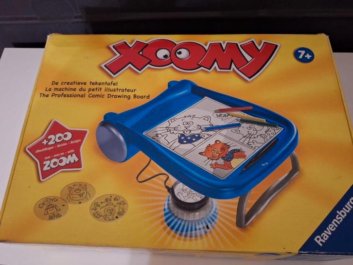 Xoomy, de creatieve tekentafel met 200 afbeeldingen, Hobby en Vrije tijd, Tekenen, Zo goed als nieuw, Ophalen