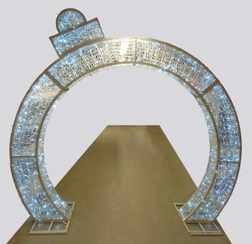 Arche lumineuse pour l'entrée prestigieuse à votre événement beschikbaar voor biedingen