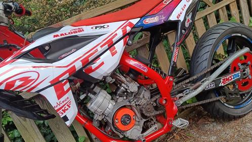 Bèta 50 RR Supermotard 88cc Customized, Fietsen en Brommers, Brommers | Overige merken, Zo goed als nieuw, Klasse B (45 km/u)