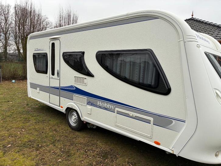 Déménageur Hobby la Vita 495 UL, Caravanes & Camping, Caravanes, Particulier, jusqu'à 4, 1000 - 1250 kg, Siège standard, Hobby