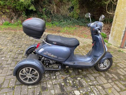 Elektrische brommer, Fietsen en Brommers, Elektrische fietsen, Zo goed als nieuw, Overige merken, Ophalen