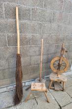 Bezem, spinnenwiel, melkstoeltje en boterstamper, Antiek en Kunst, Antiek | Gereedschap en Instrumenten, Ophalen