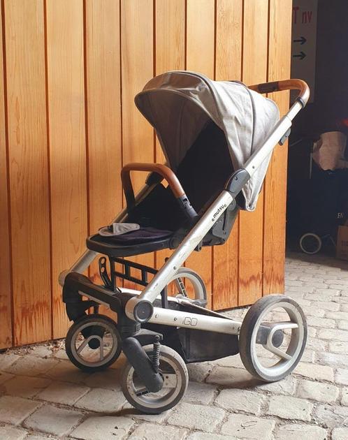 Ensemble complet de poussette et de porte-bébé Mutsy, Kinderen en Baby's, Kinderwagens en Combinaties, Gebruikt, Kinderwagen, Mutsy