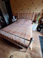 wit bed in metalen frame, Huis en Inrichting, Ophalen, Wit, Tweepersoons, 140 cm